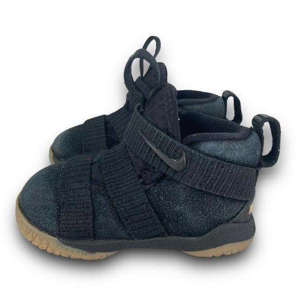 Nike LeBron Soldier 11 Sneakers 918367-007 Low Top Slip On Black Gum Toddler 4 - Picture 2 of 9